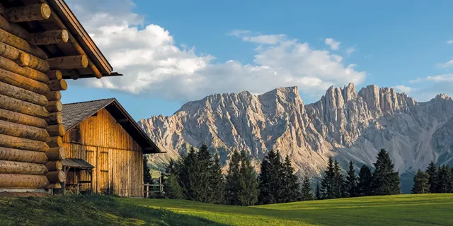 COUNTRY ROADS OF NORTHERN ITALY (CLASSIC GROUP)